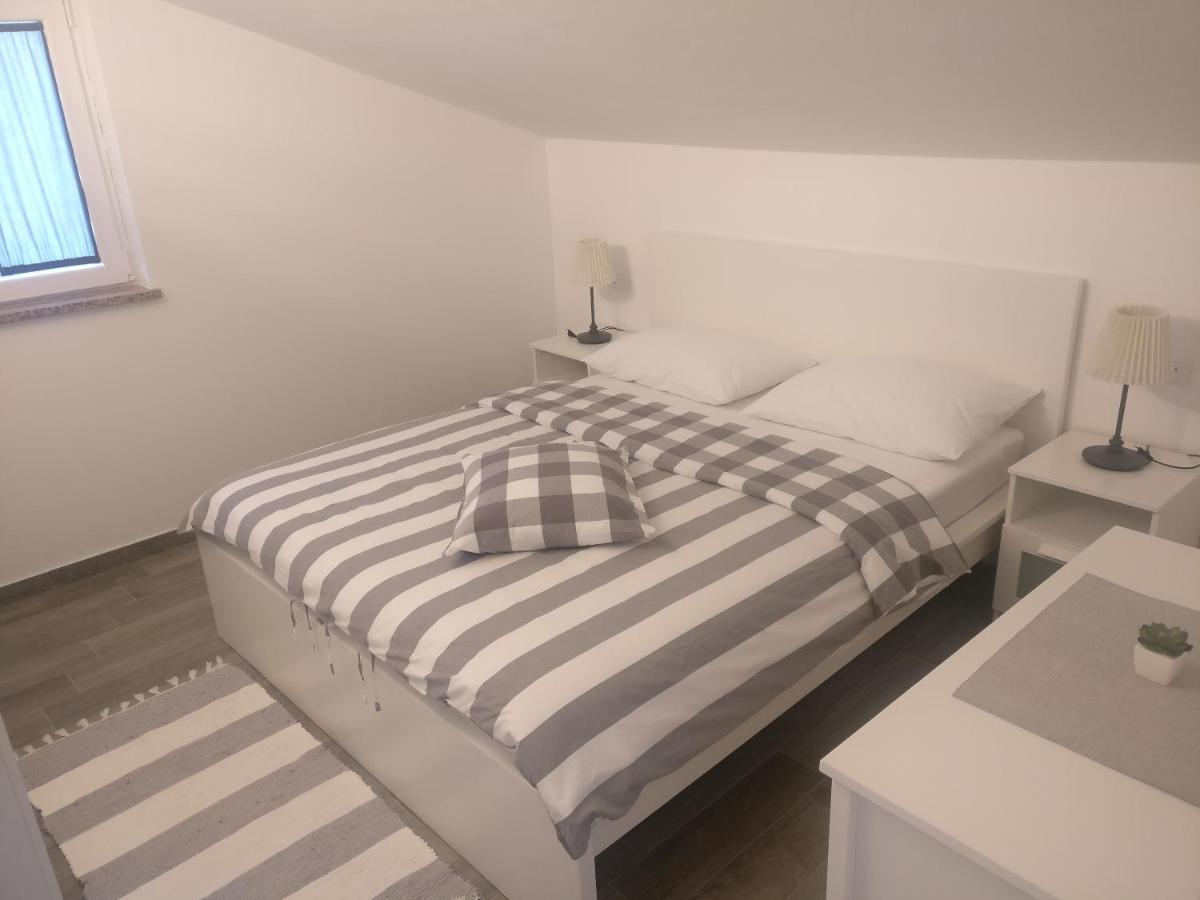 Apartmani Popovic 波雷奇 外观 照片