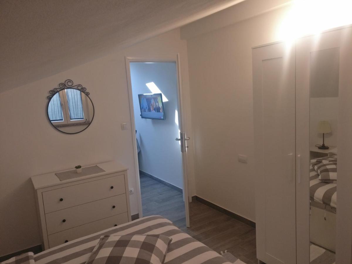 Apartmani Popovic 波雷奇 外观 照片