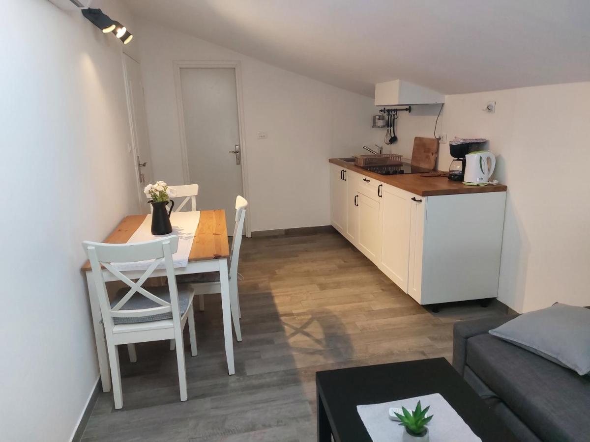 Apartmani Popovic 波雷奇 外观 照片
