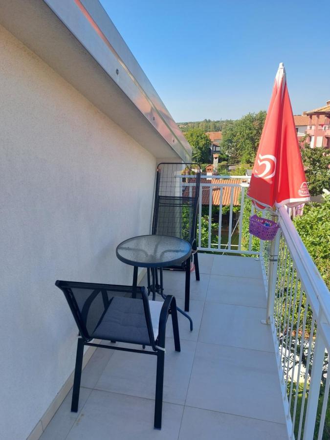 Apartmani Popovic 波雷奇 外观 照片