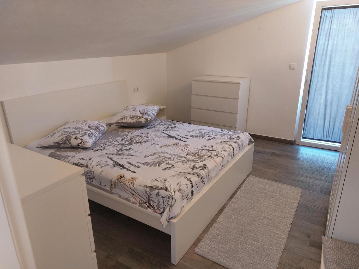Apartmani Popovic 波雷奇 外观 照片