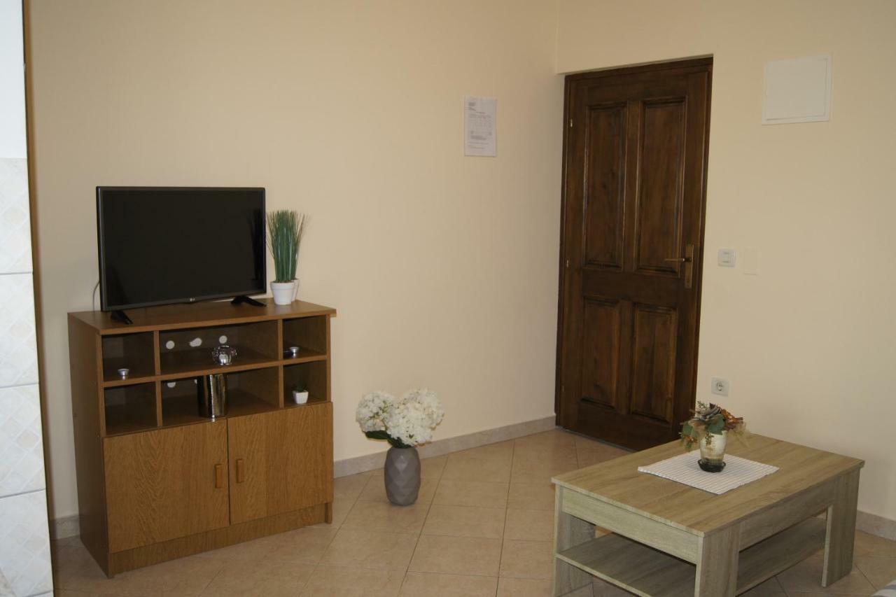 Apartmani Popovic 波雷奇 外观 照片